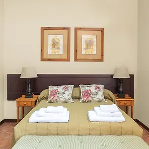 Ongegund Bed & Breakfast Somerset West