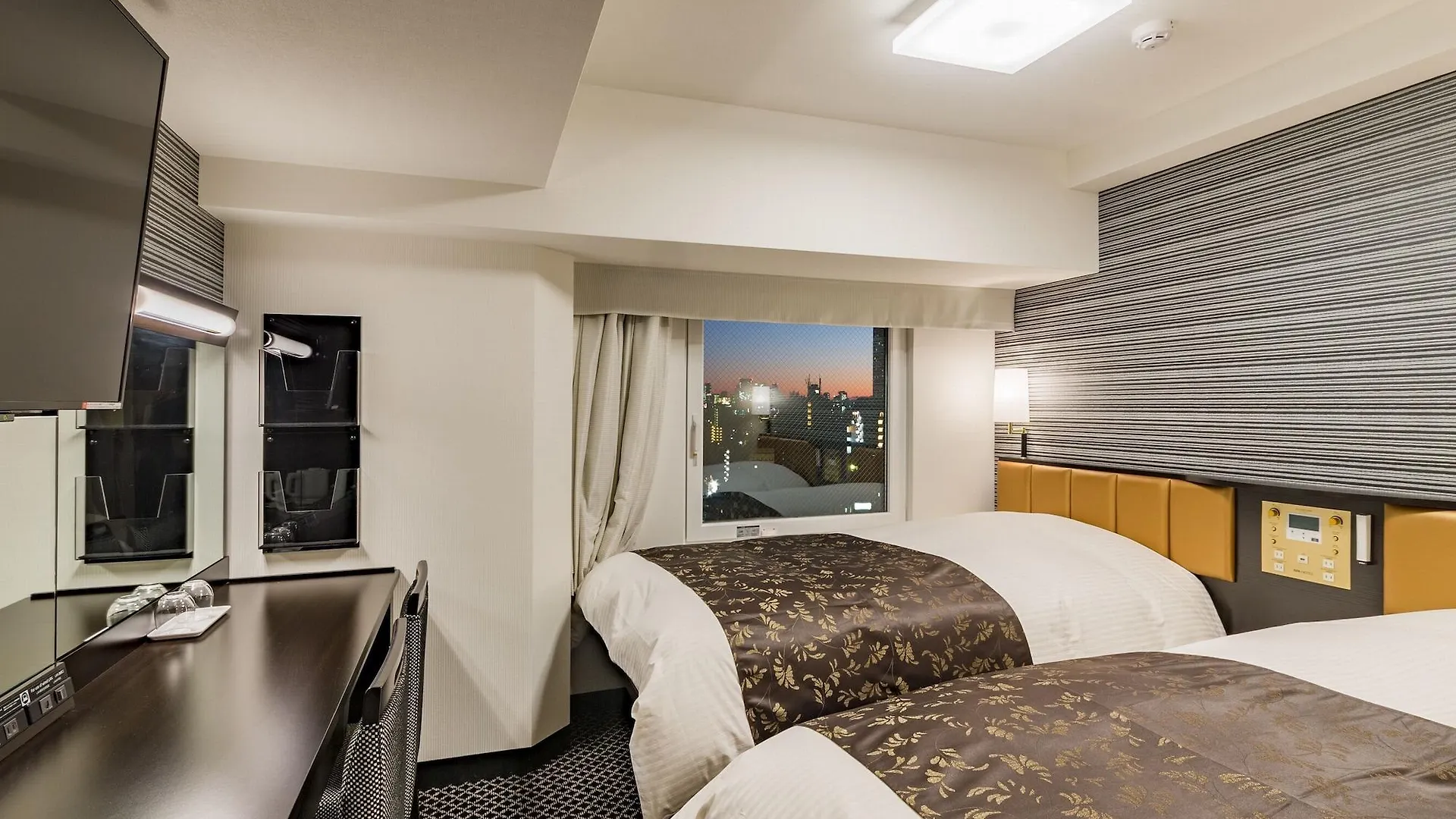 Apa Hotel Yamanote Otsuka Eki Tower Tokio